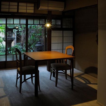 Traditional Kyoto Inn serving Kyoto cuisine IZYASU - Former Ryokan Izuyasui Eksteriør billede