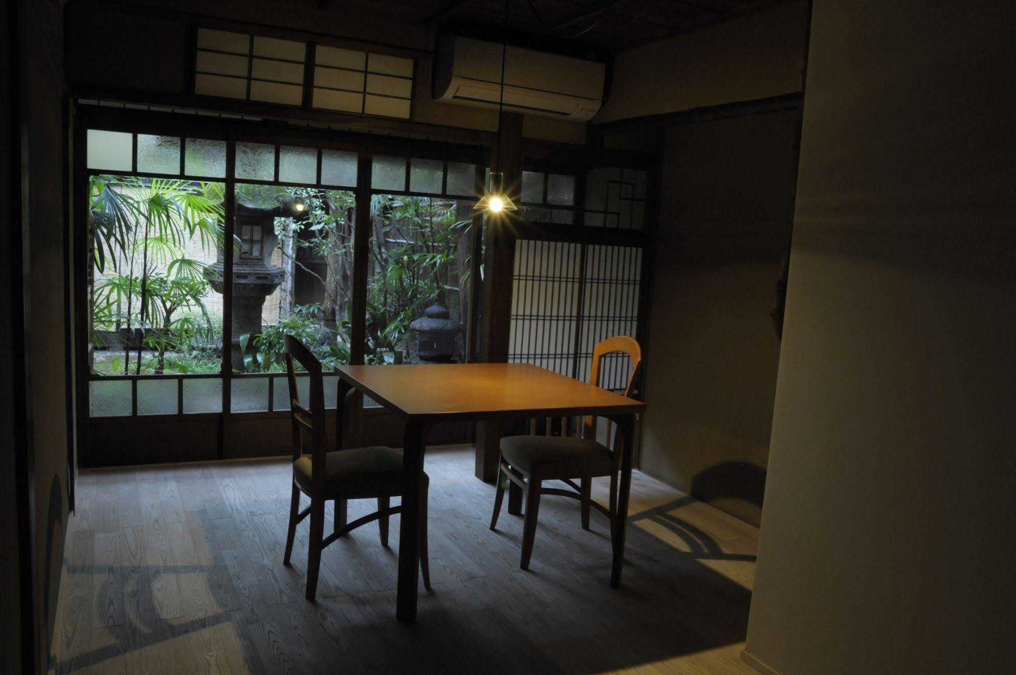 Traditional Kyoto Inn serving Kyoto cuisine IZYASU - Former Ryokan Izuyasui Eksteriør billede